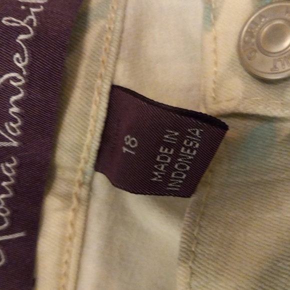 Gloria Vanderbilt Pants 18 Amanda Camouflage Embroidered Flowers Roll Cuff - Picture 12 of 13